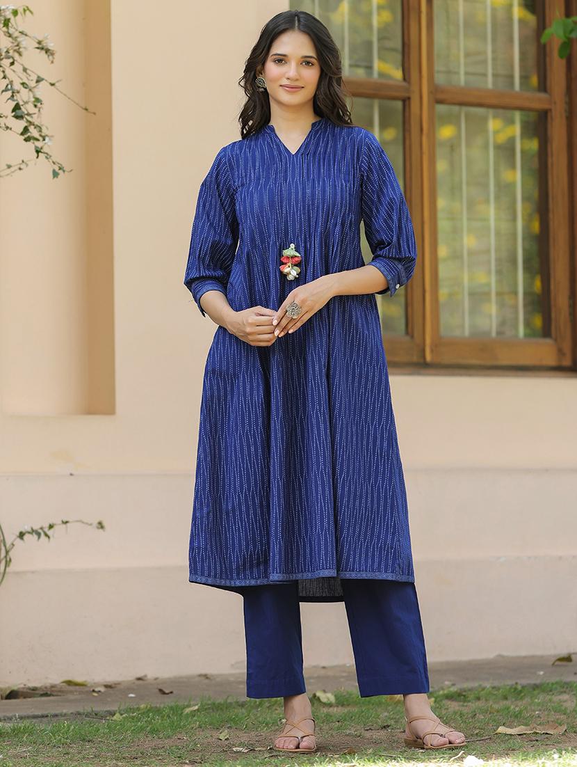 women three quarter sleeve a-line kurta - 21686471 - Zoom Image - 0