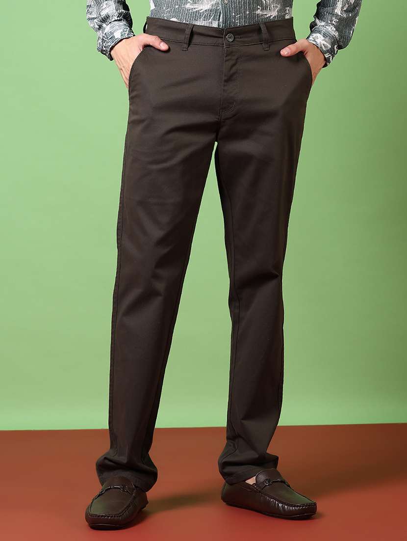 men solid mid rise chinos trouser