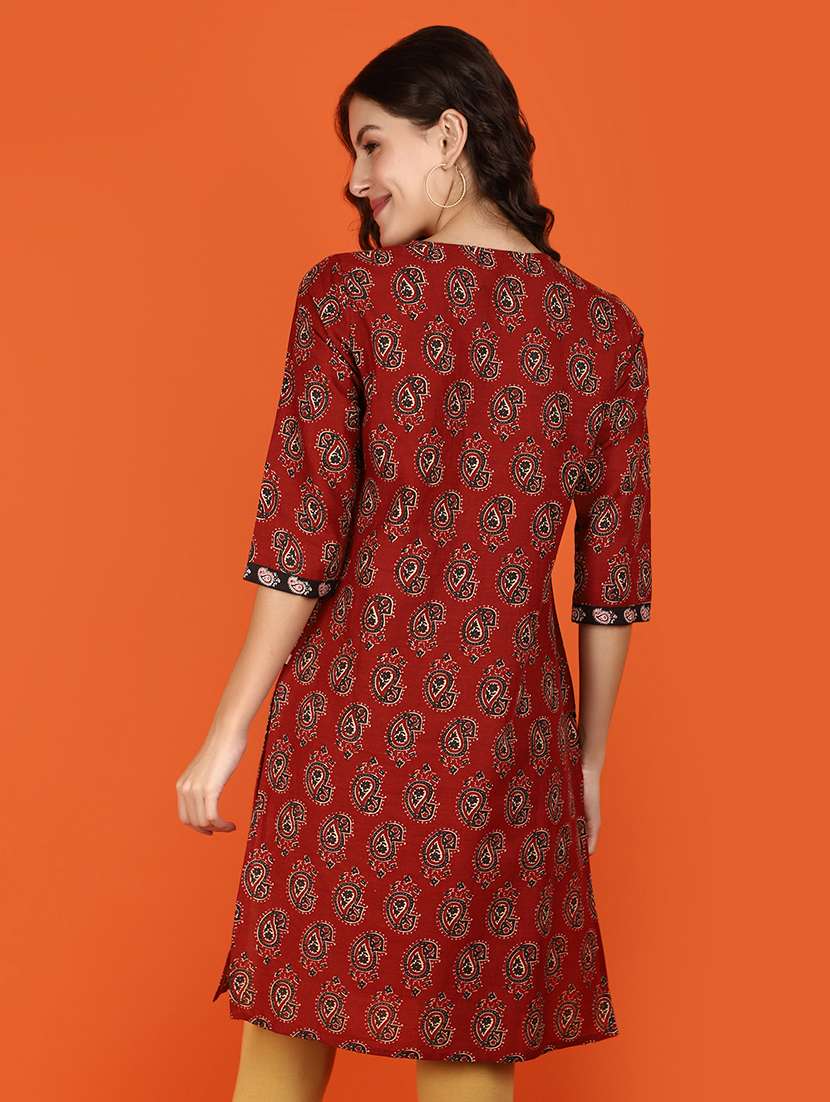 women three quarter sleeve straight kurta - 21686753 -  Standard Image - 2
