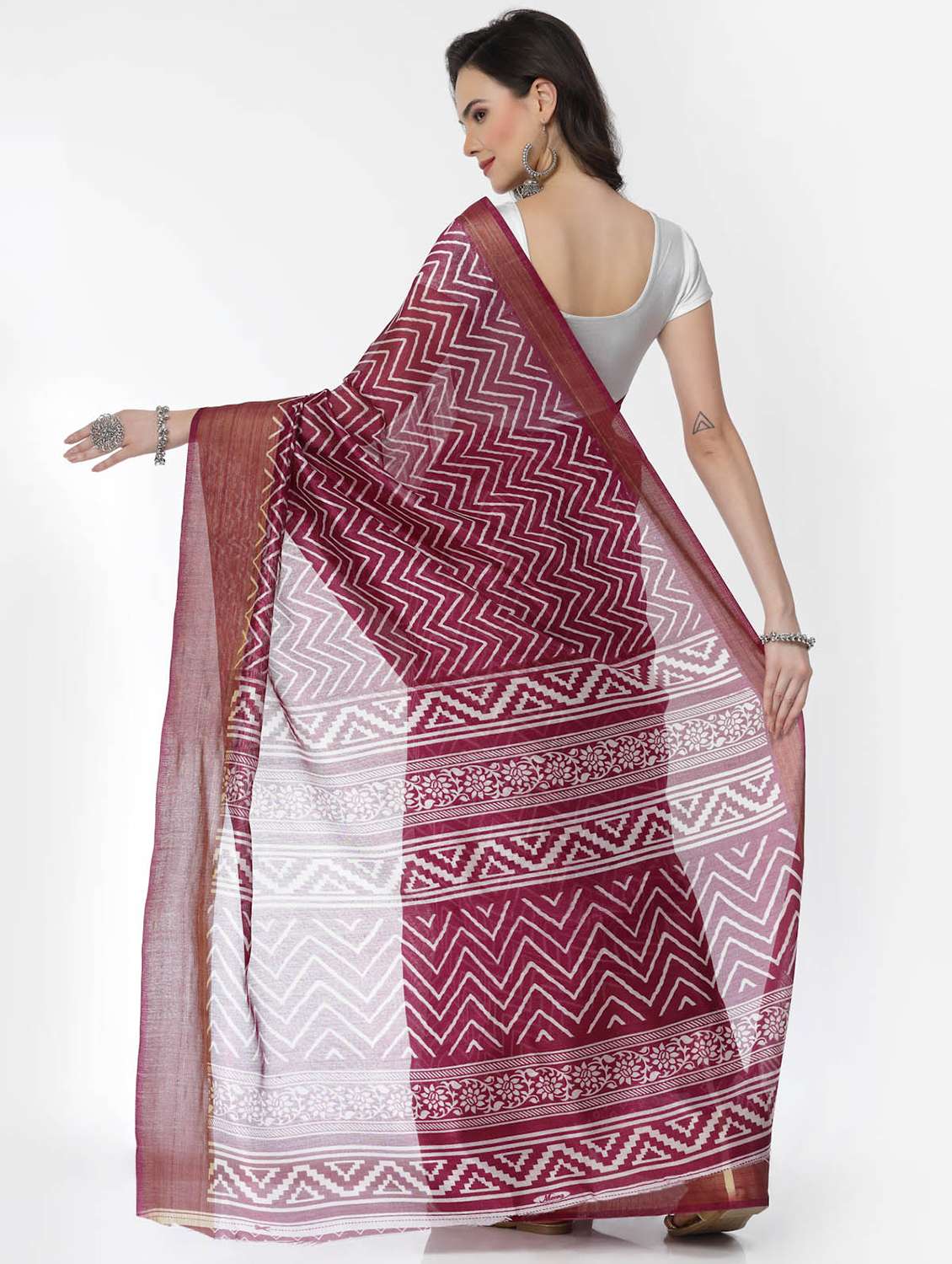 women printed casual wear saree with blouse - 21687133 -  Standard Image - 2