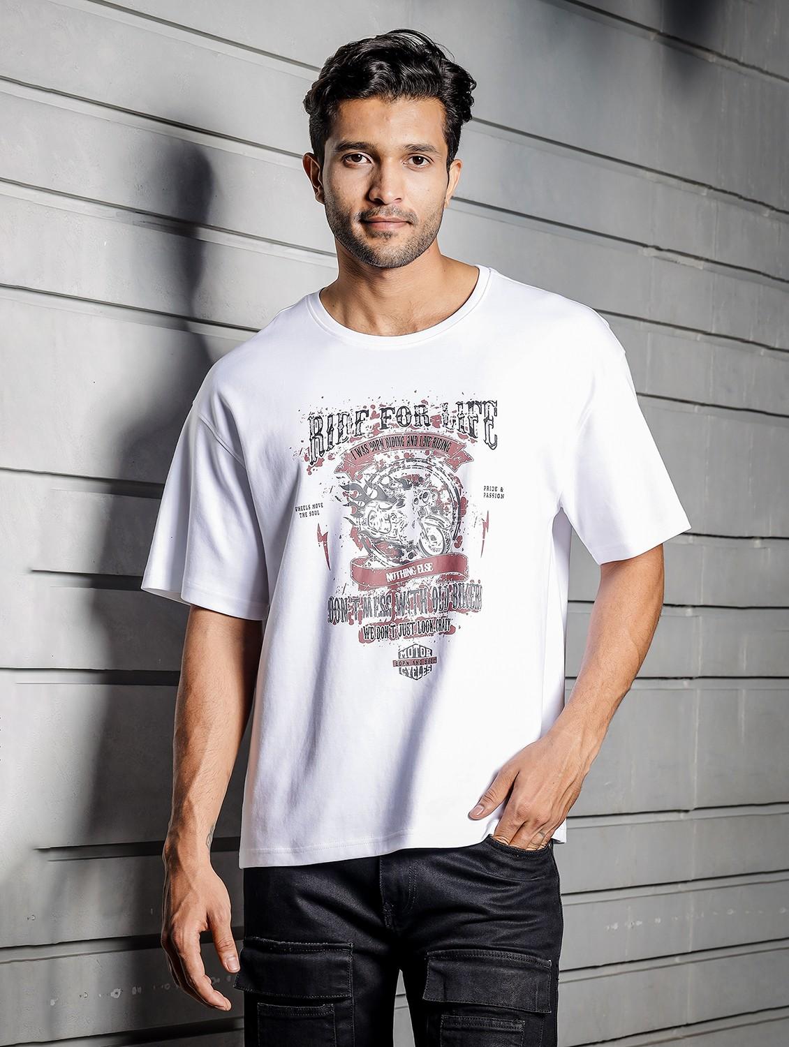 men round neck front print t-shirt - 21687700 - Zoom Image - 0