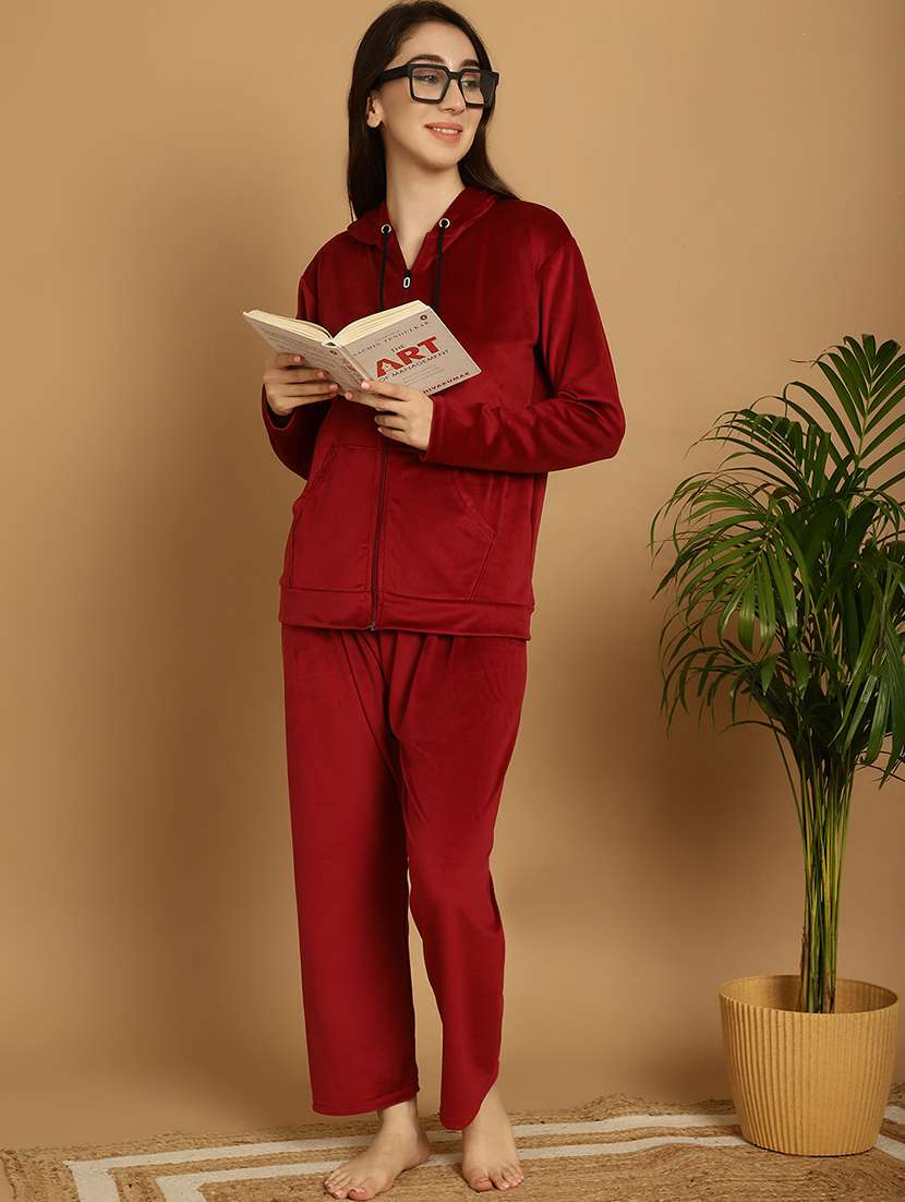women solid velvet nightwear set