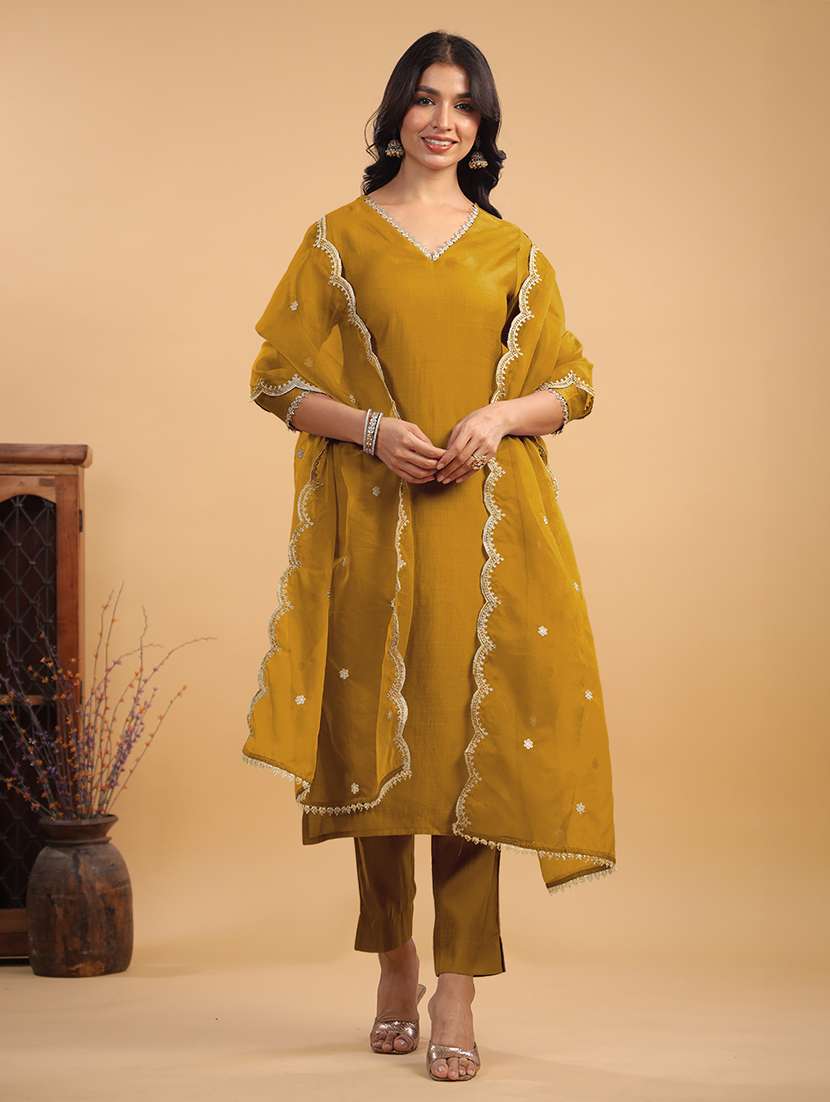 women three quarter sleeve kurta pant with dupatta set
