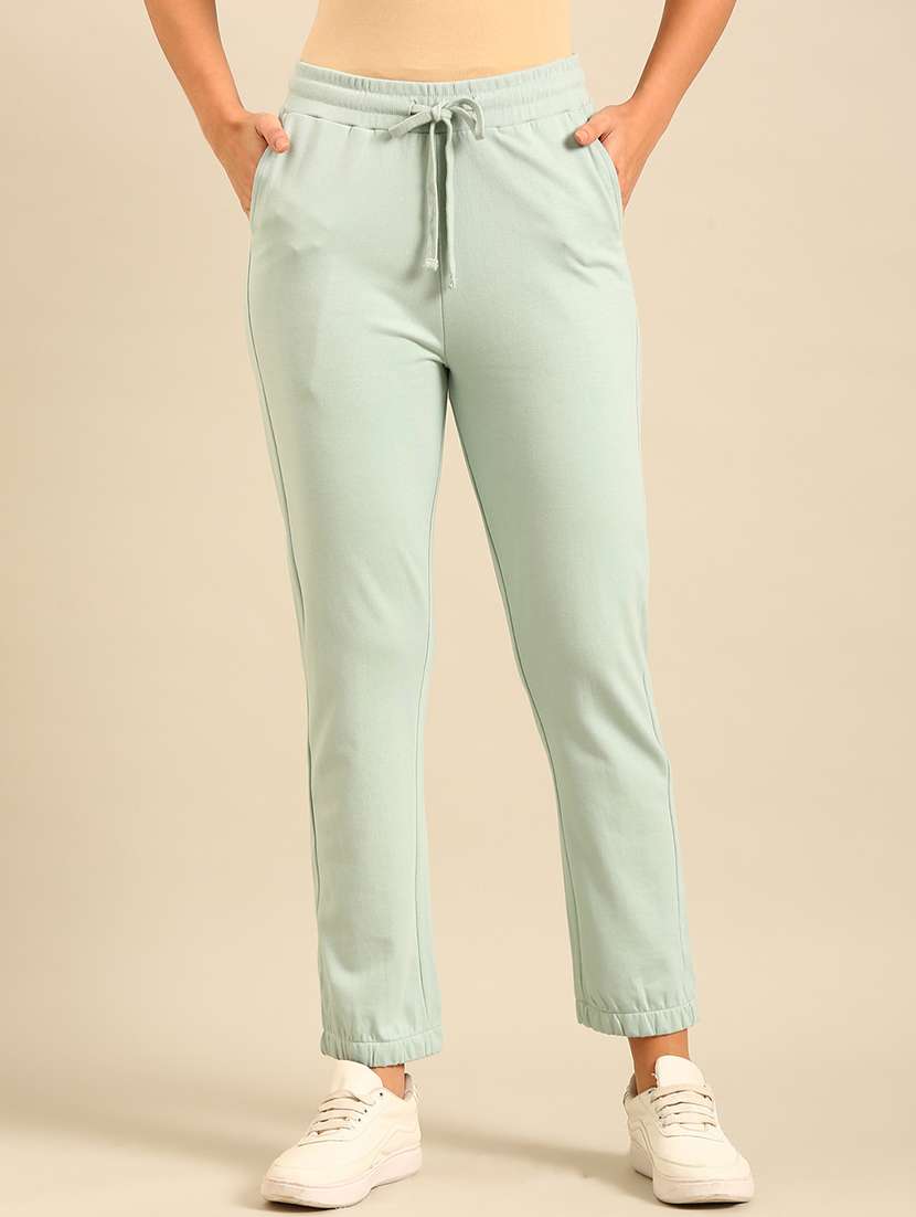 women solid mid rise jogger