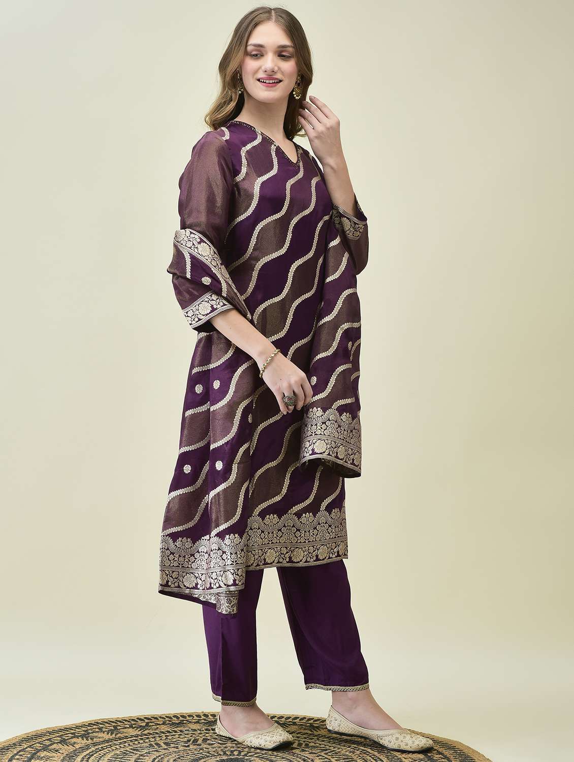 women three quarter sleeve kurta pant with dupatta set - 21689738 - Standard Image - 2