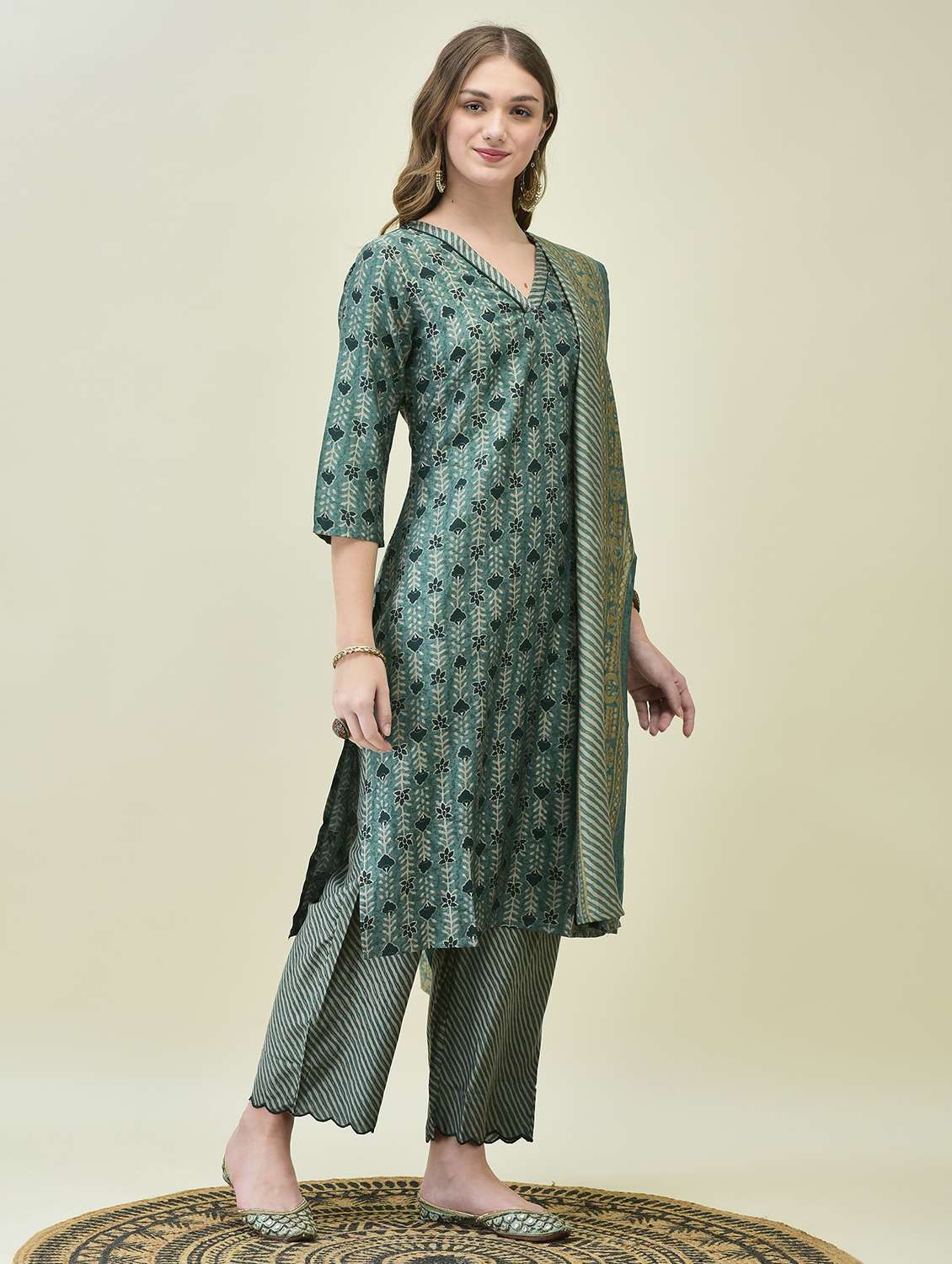women three quarter sleeve kurta pant with dupatta set - 21689761 -  Standard Image - 2