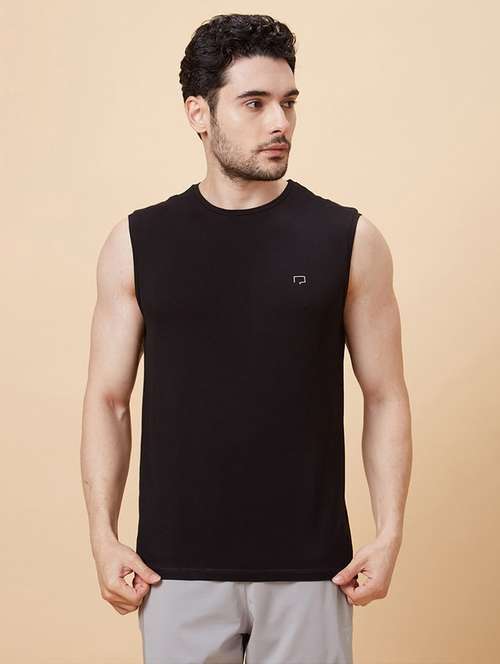 men round neck solid vest - 21689844 - Standard Image - 0