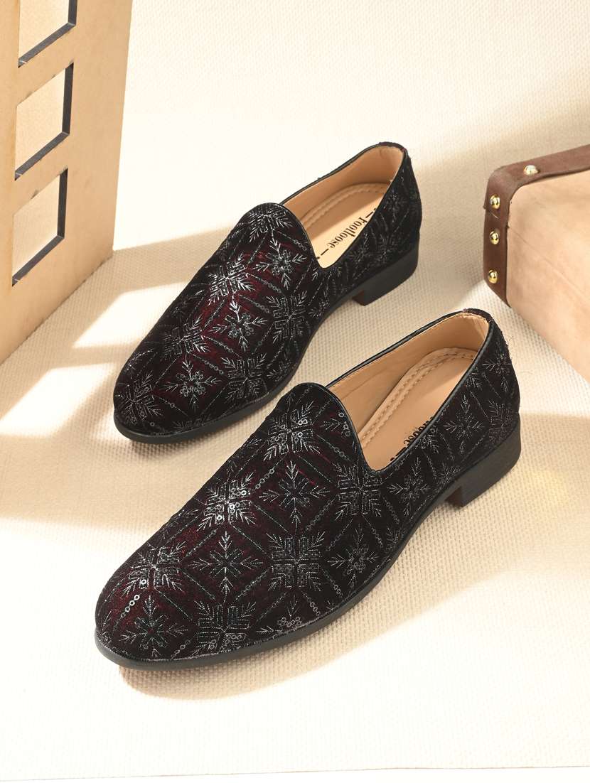 party wear embellished mojari for men