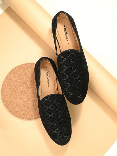 party wear embellished mojari for men