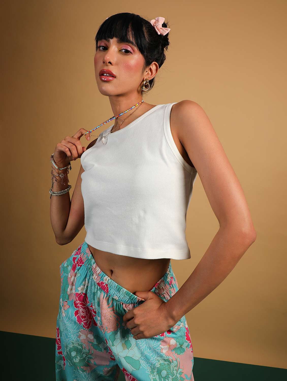 women solid sleeveless slim fit crop top