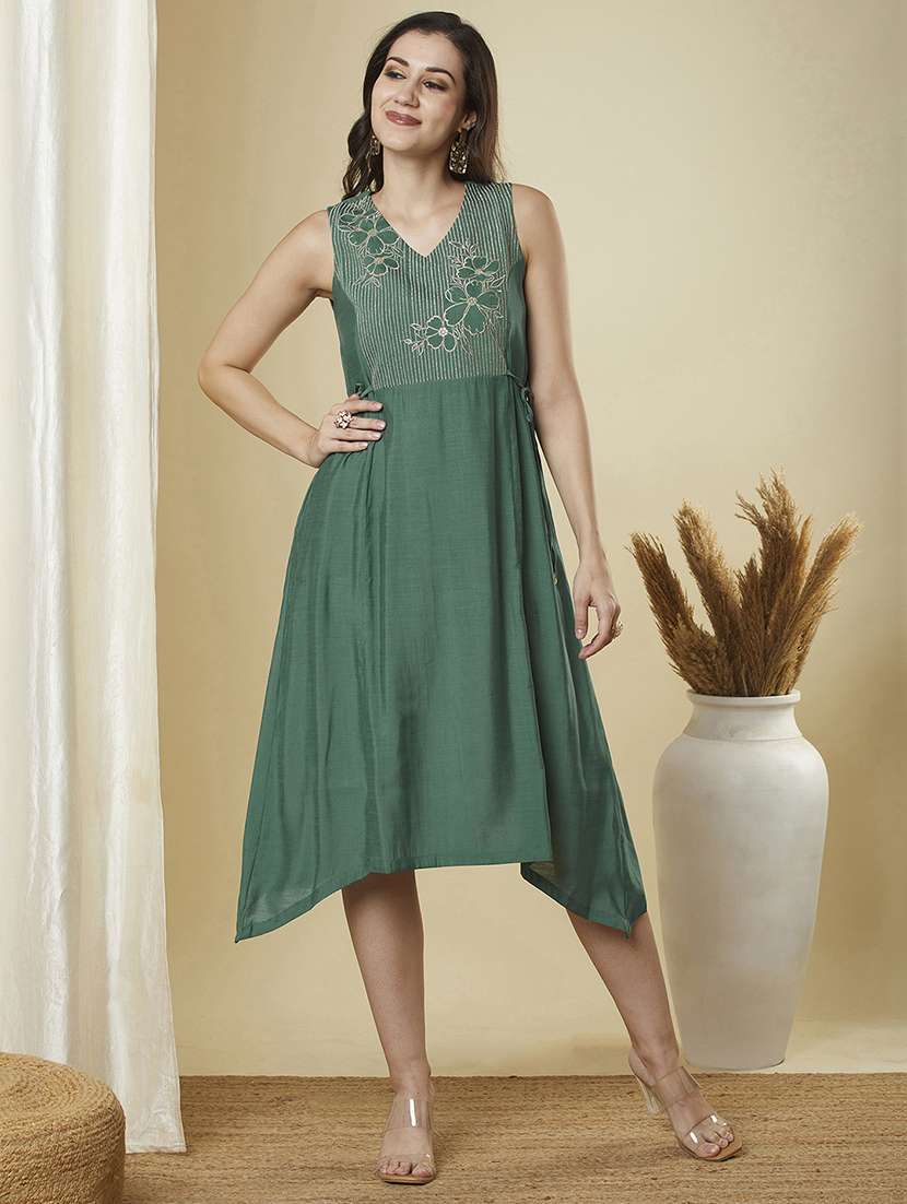 women embroidered v neck a-line dress
