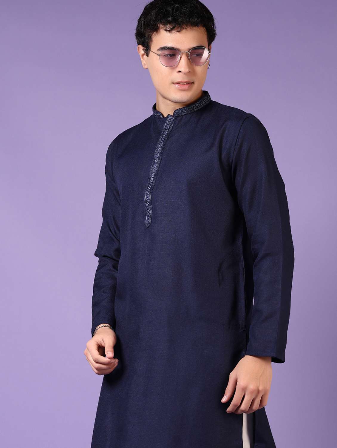 men embroidered mandarin neck long sleeve kurta - 21691417 -  Standard Image - 2