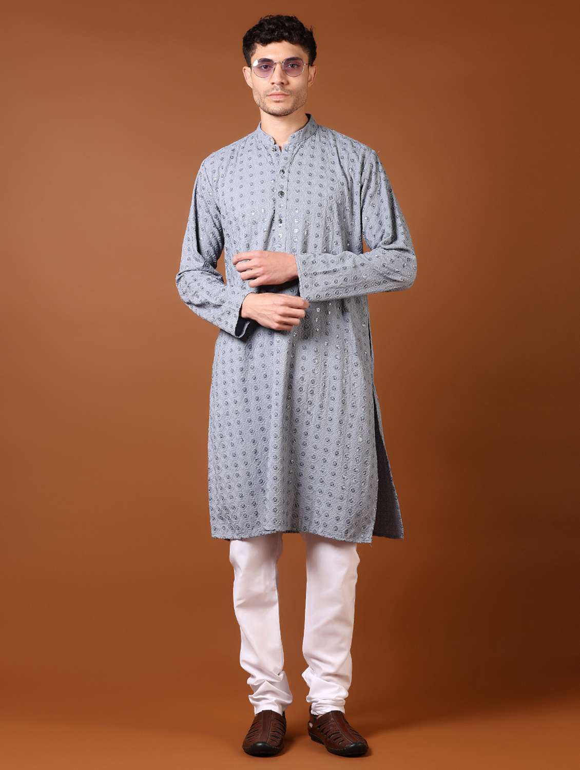 men embroidered long sleeves kurta & pyjama set