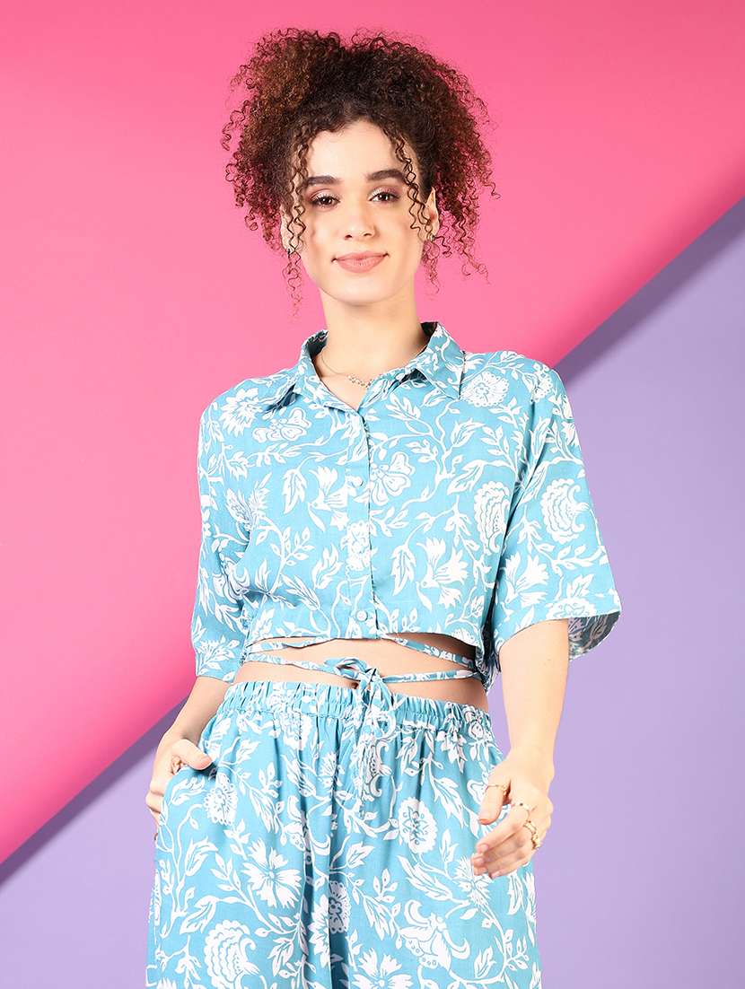 women blue floral printed short sleeve crop top