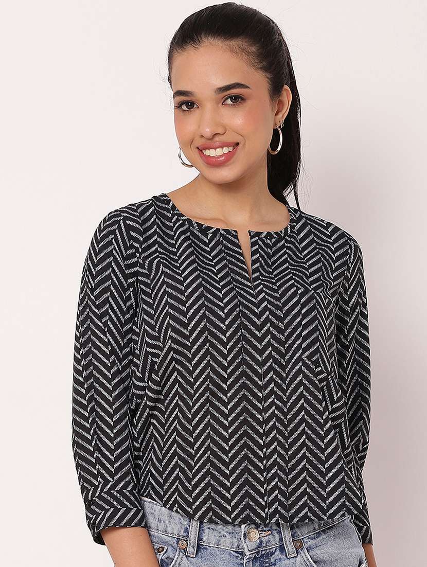 women geometric printed notch neck regular top - 21694664 - Zoom Image - 0