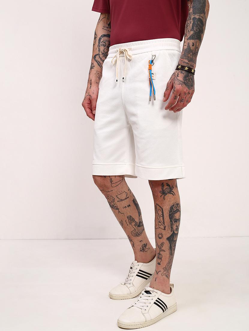 men solid mid rise regular fit shorts - 21696073 - Standard Image - 2
