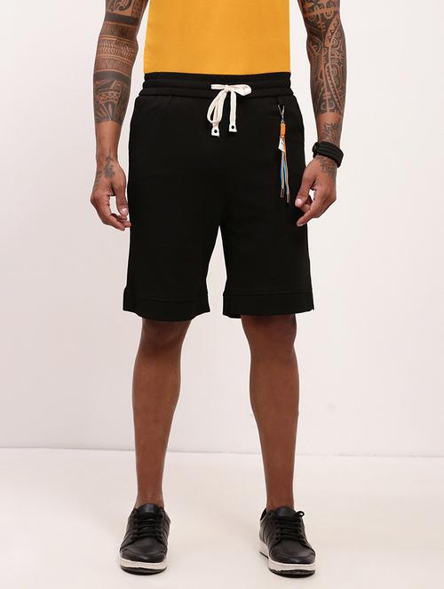 men solid mid rise regular fit shorts - 21696078 -  Standard Image - 0
