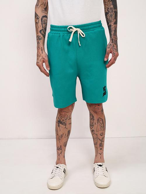 men solid mid rise regular fit shorts - 21696080 - Standard Image - 0