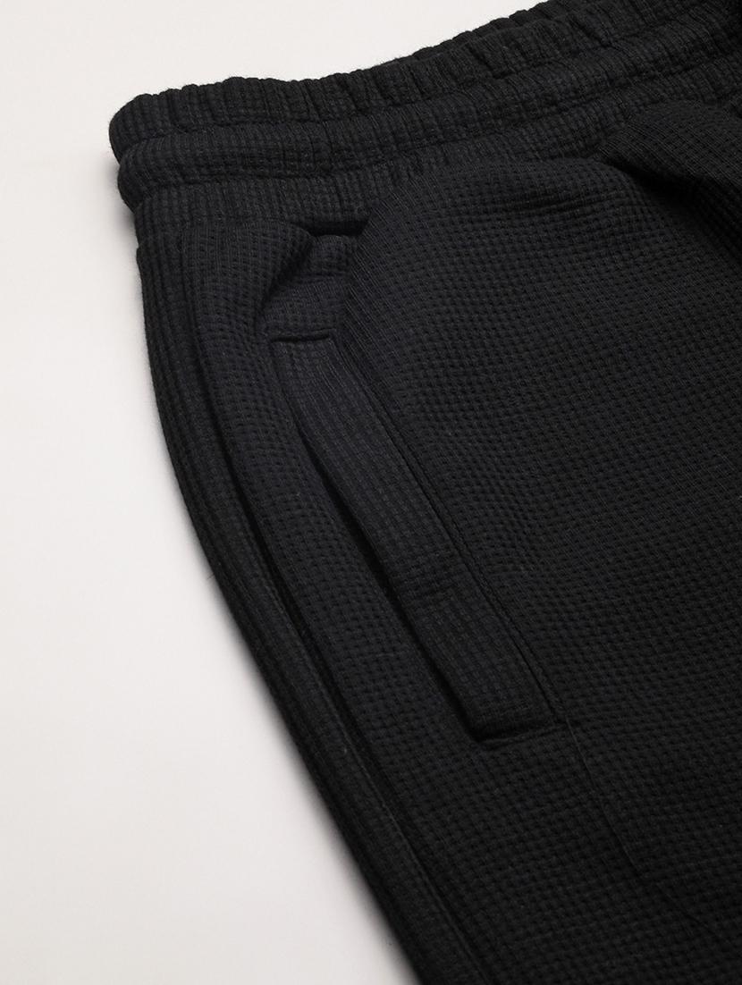 men solid mid rise regular fit shorts - 21696082 - Standard Image - 7