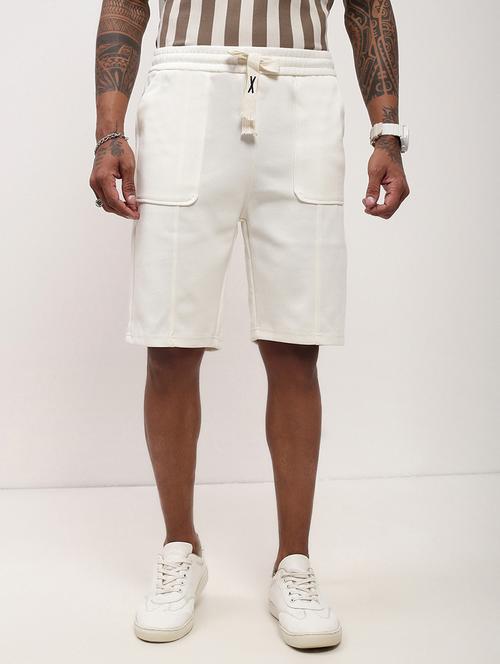 men solid mid rise regular fit shorts - 21696086 -  Standard Image - 0