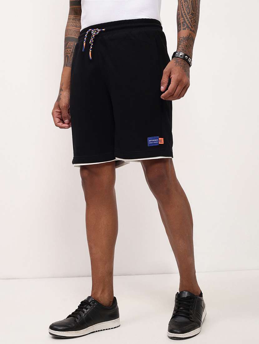 men solid mid rise regular fit shorts - 21696092 - Standard Image - 2