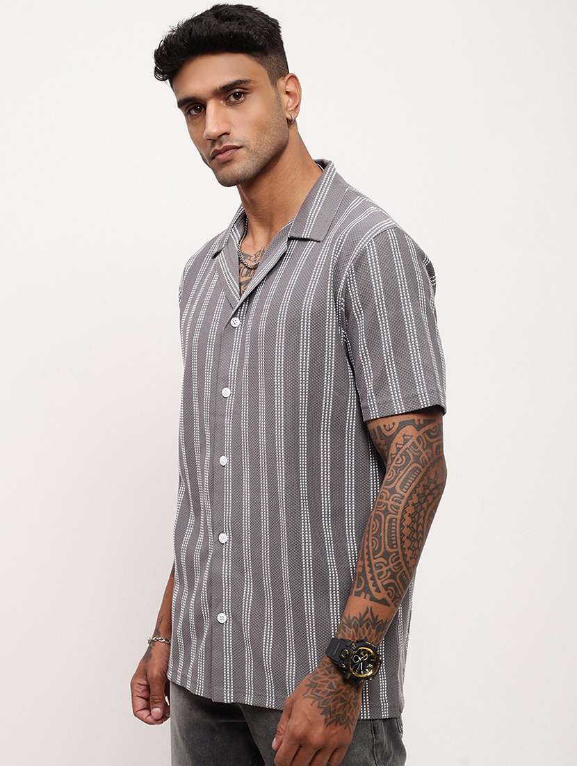 men striped short sleeves casual shirt - 21696308 -  Standard Image - 2