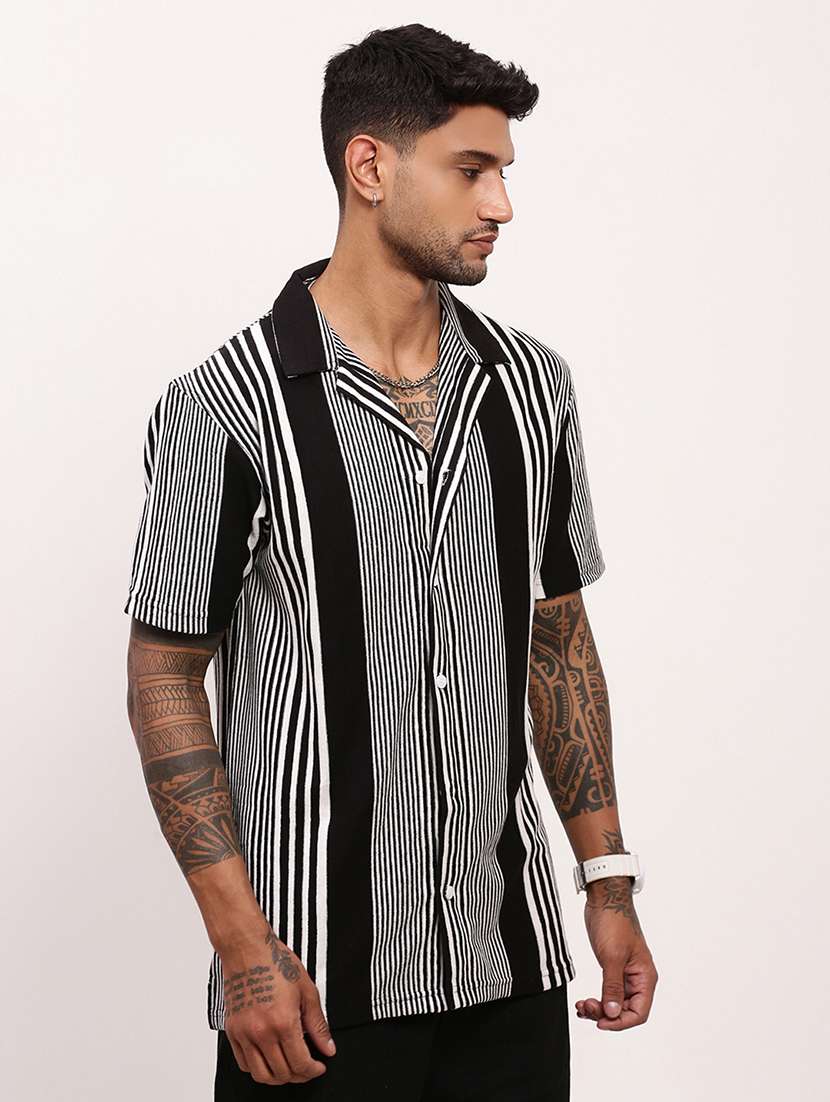 men striped short sleeves casual shirt - 21696313 -  Standard Image - 2