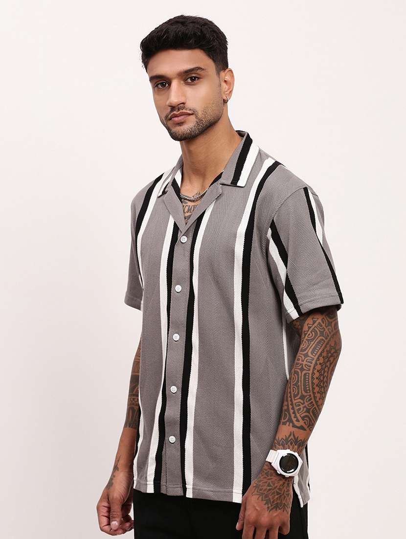 men striped short sleeves casual shirt - 21696321 -  Standard Image - 2