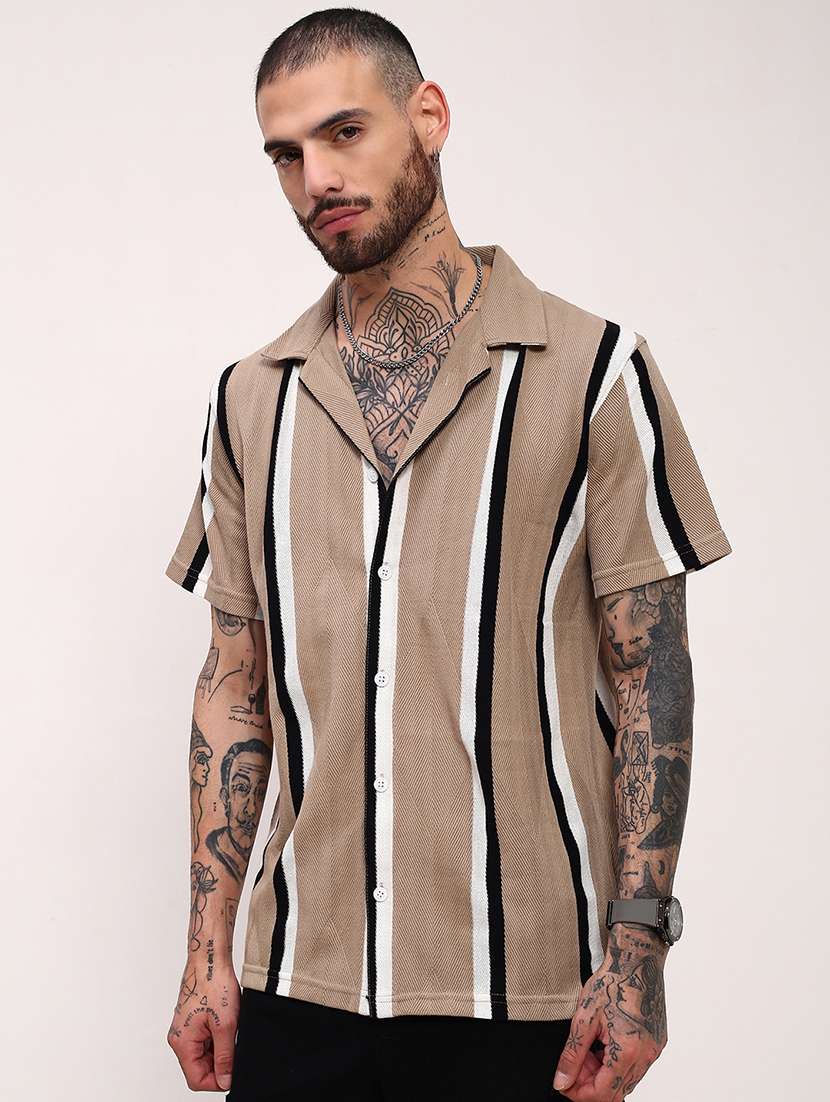 men striped short sleeves casual shirt - 21696322 -  Standard Image - 2