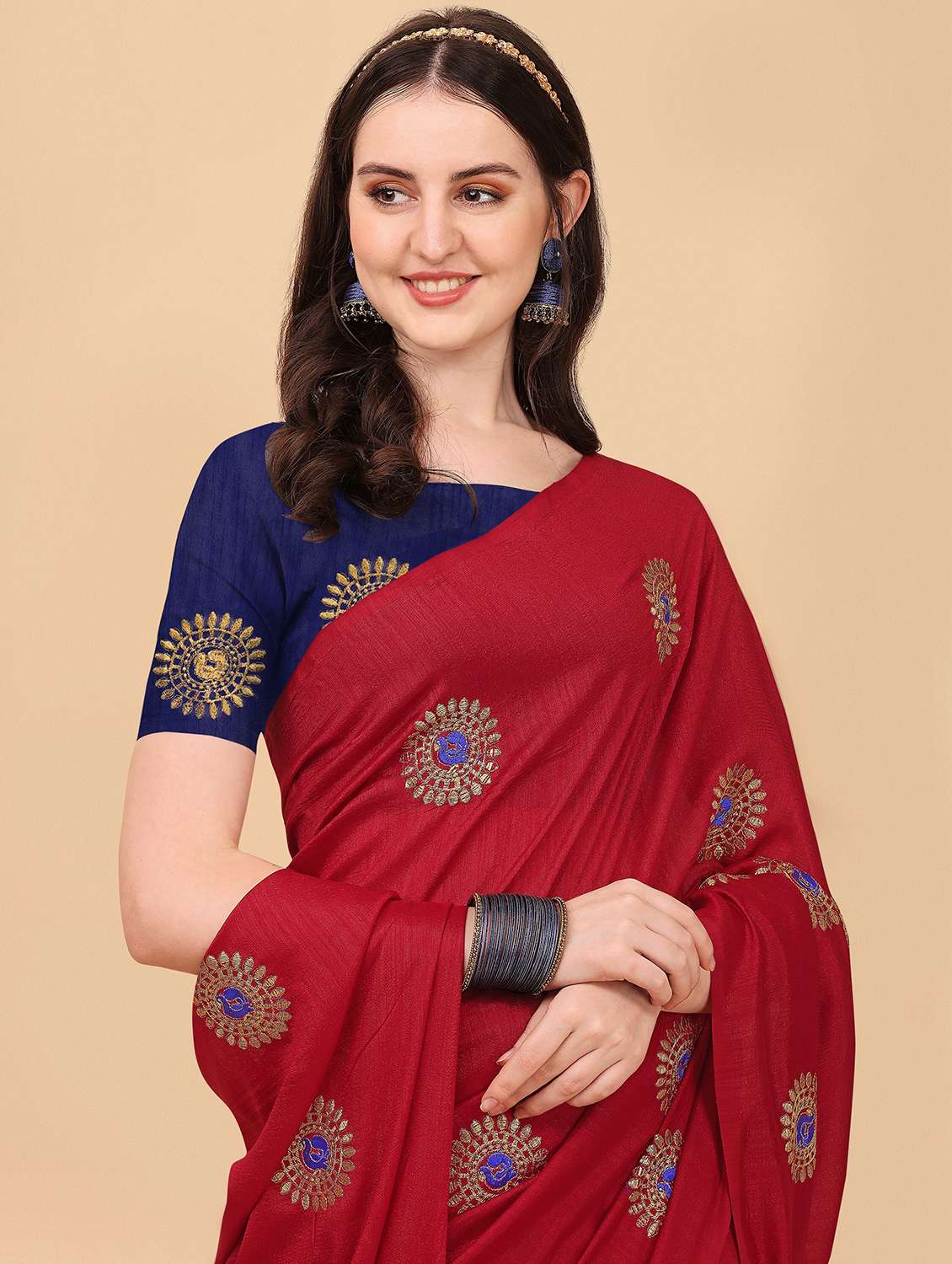 women red embroidered saree - 21696921 -  Standard Image - 2