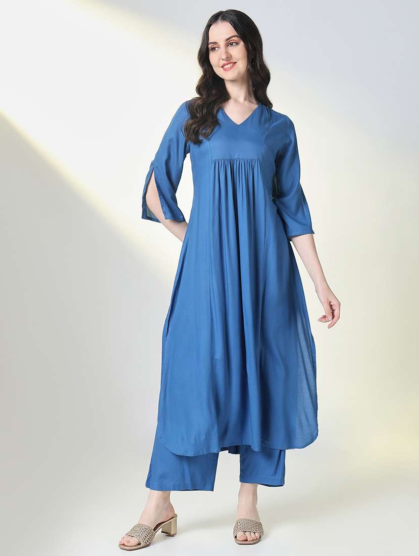 women solid slit sleeve kurta pant set