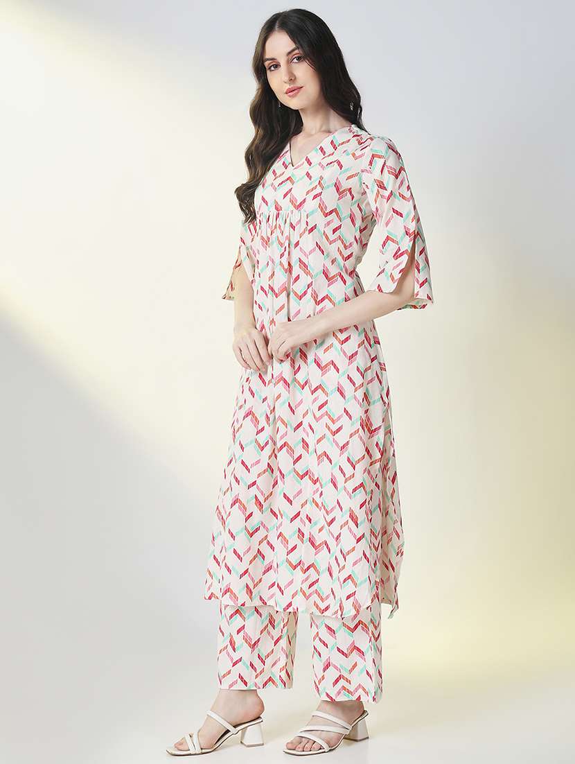 women geometric printed slit sleeve kurta palazzo set - 21697069 -  Standard Image - 2