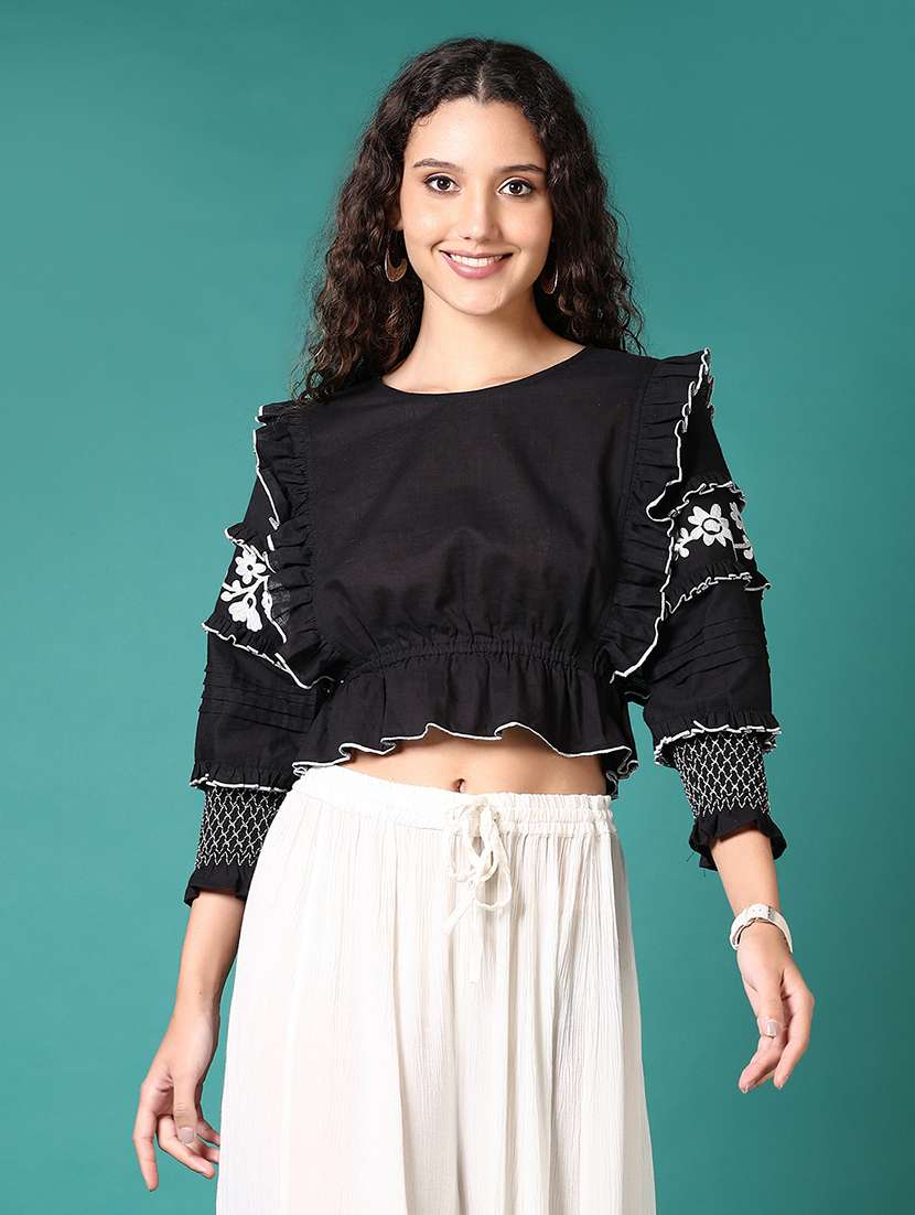 women black solid long sleeve crop top