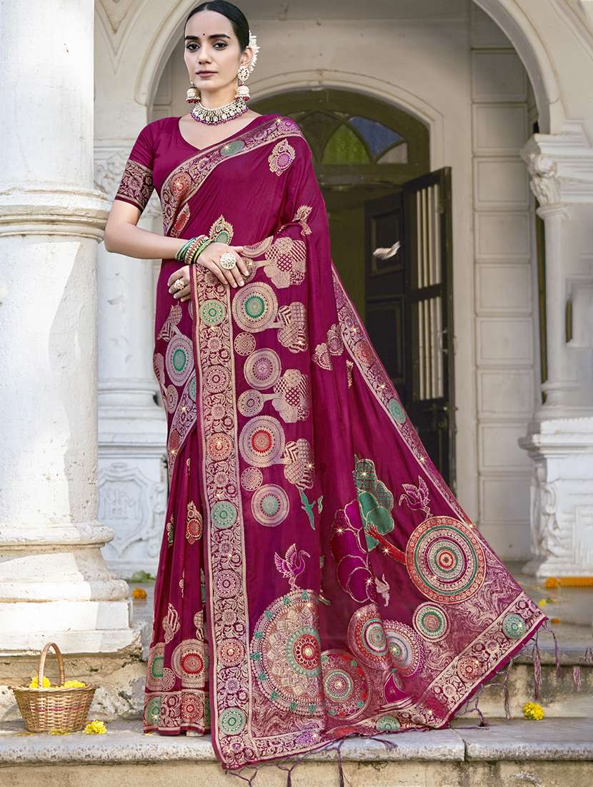 women self design banarasi saree with blouse