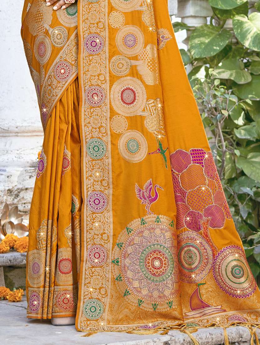 women self design banarasi saree with blouse - 21697819 -  Standard Image - 2