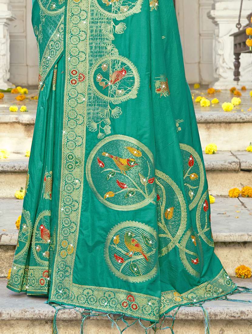 women self design banarasi saree with blouse - 21697823 -  Standard Image - 2
