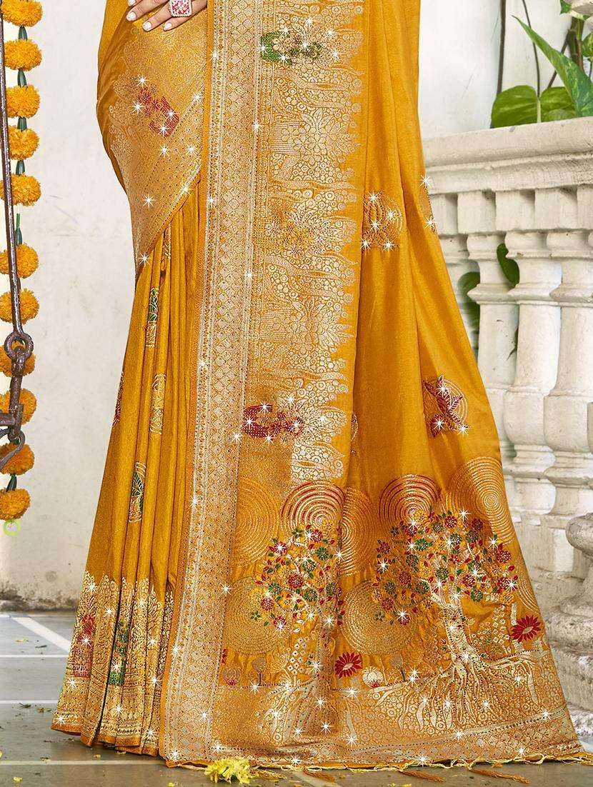 women self design banarasi silk saree with blouse - 21697835 -  Standard Image - 2