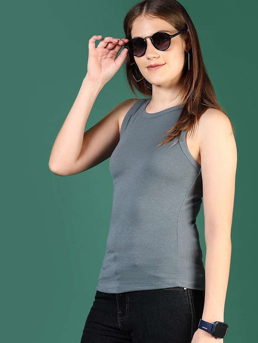 women solid sleeveless round neck tank top