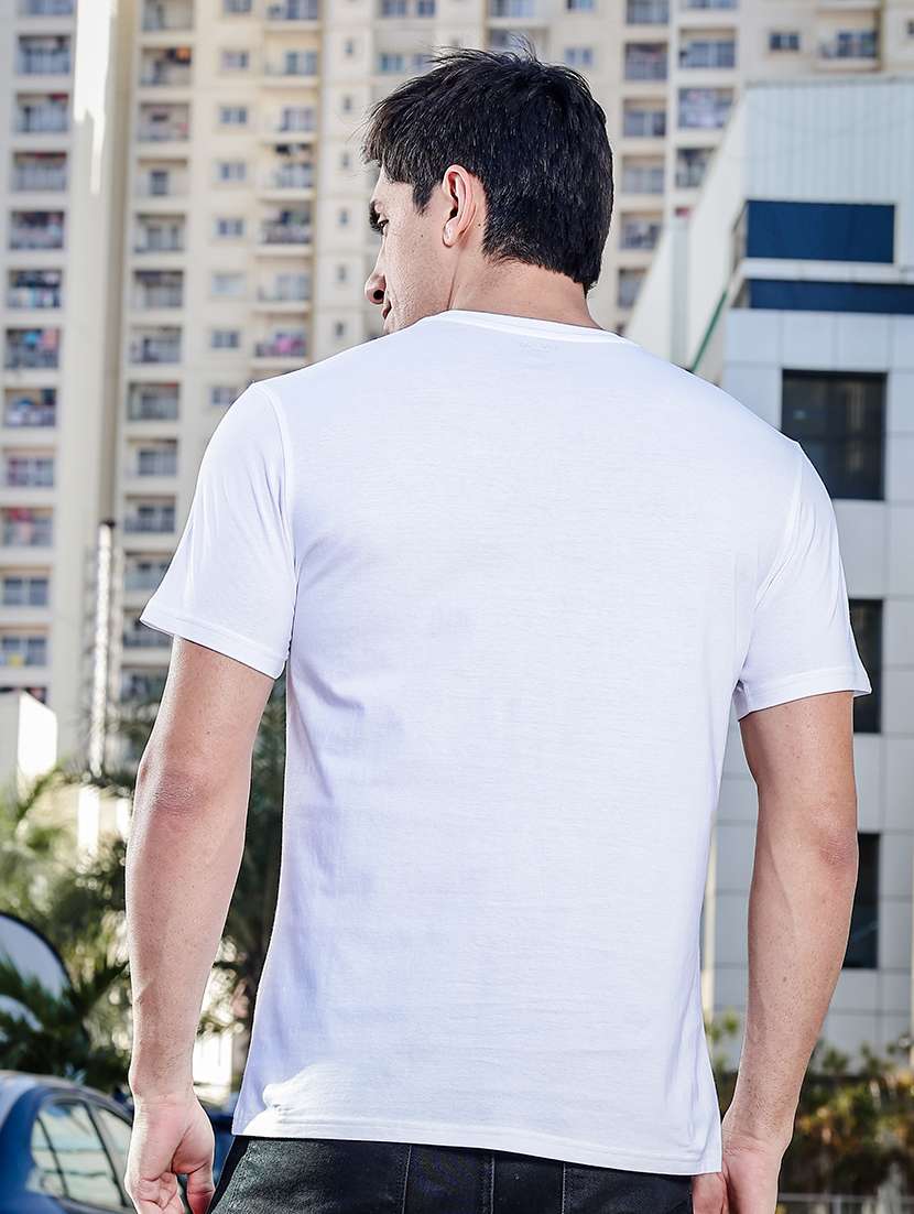 men chest print round neck t-shirt - 21700116 -  Standard Image - 2