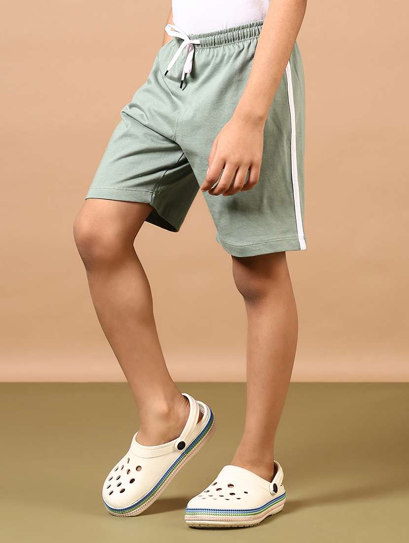 boys printed mid rise shorts - 21700282 - Standard Image - 2