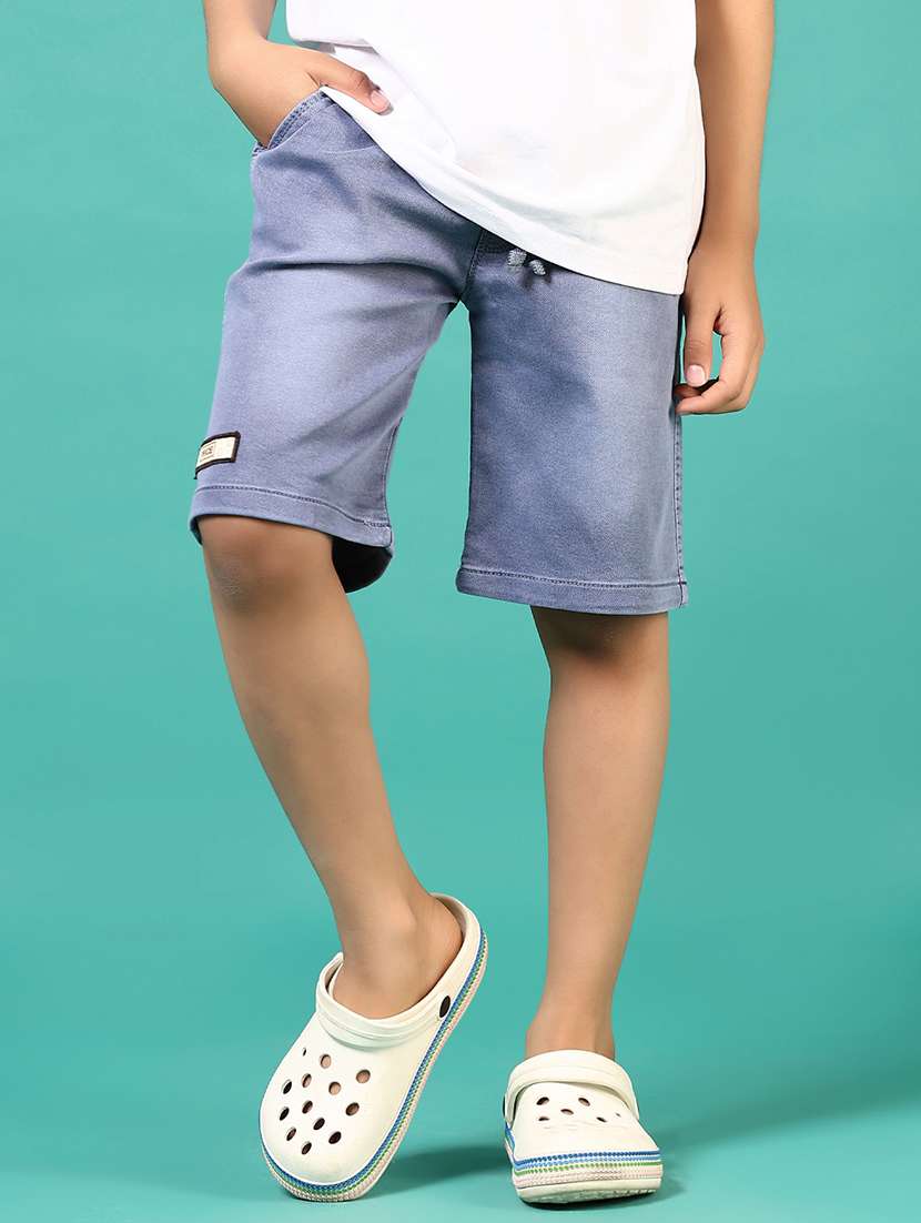 boys solid mid rise regular fit shorts 