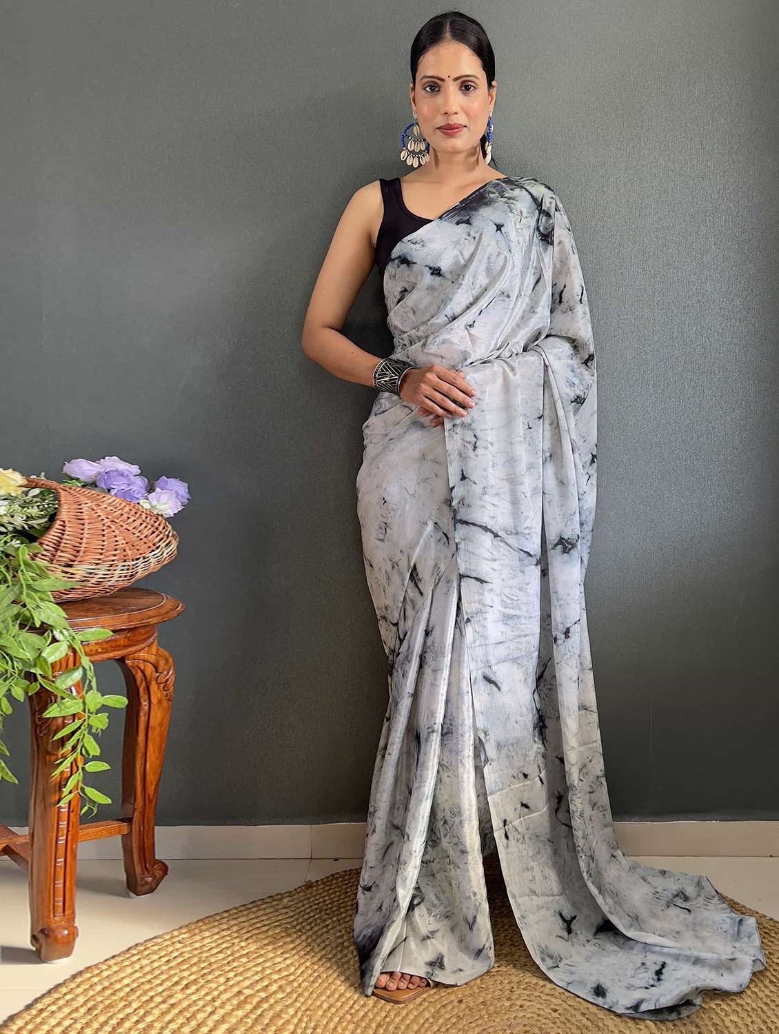 women grey tie & dye printed saree with blouse - 21703280 - Zoom Image - 0