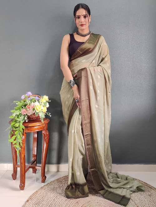 women self design bordered saree with blouse - 21703303 -  Standard Image - 0