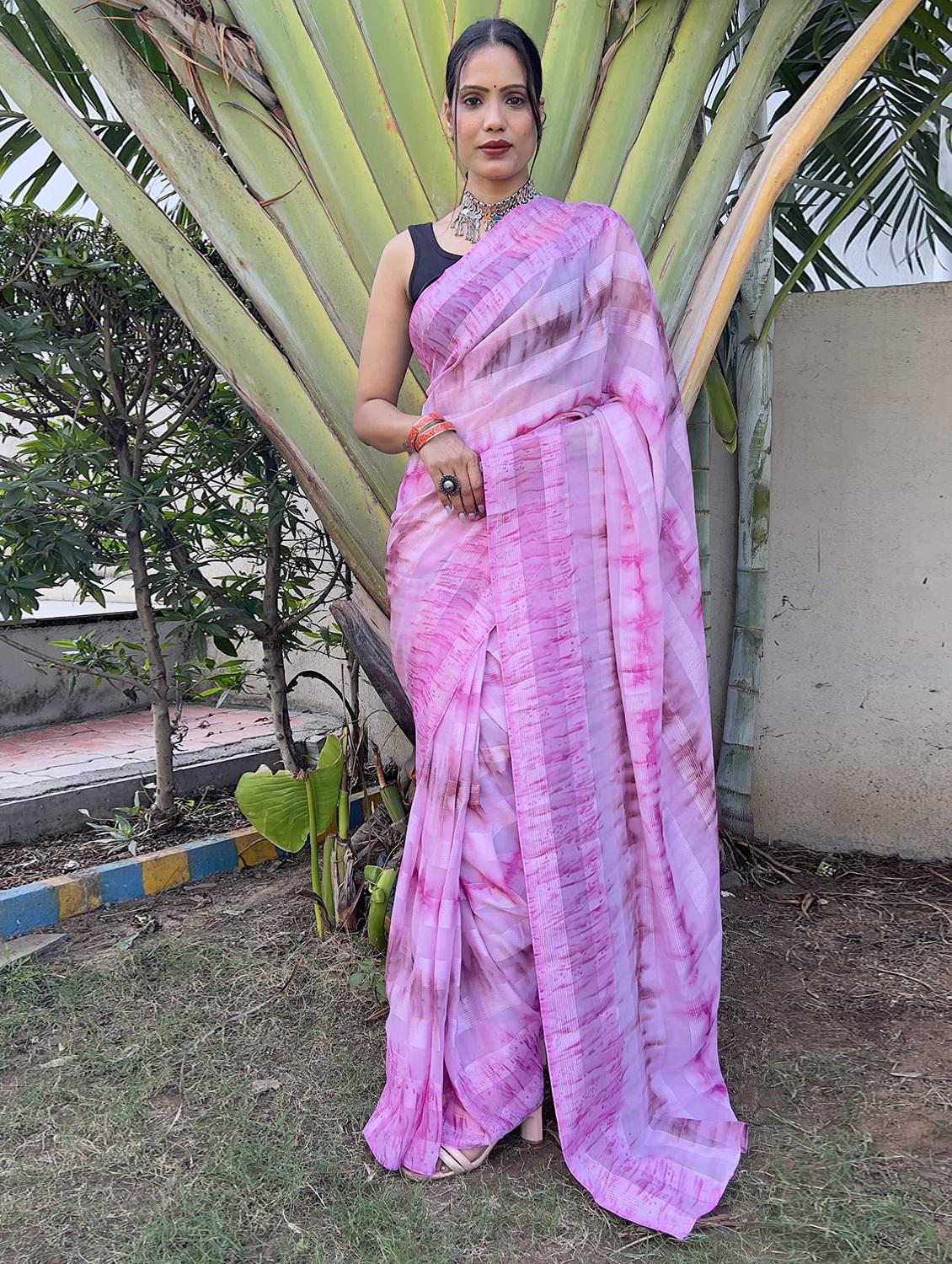women stripes printed saree with blouse - 21703373 -  Zoom Image - 0