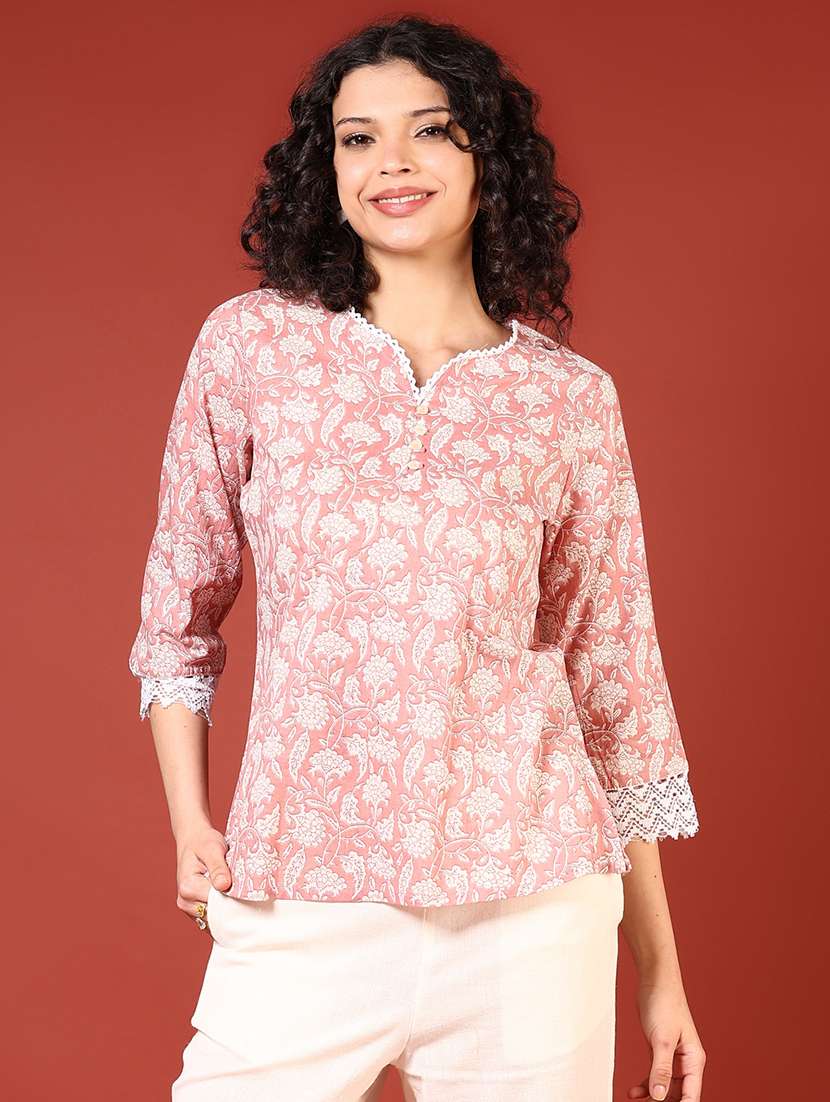 women printed three quarter sleeves short kurti