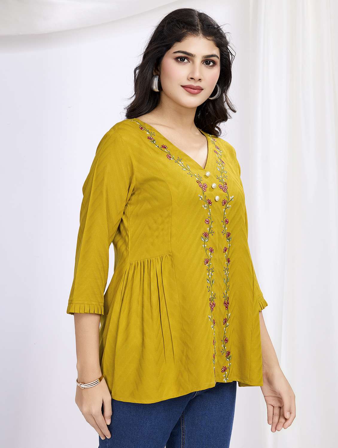 women embroidered three quarter sleeve a-line kurta - 21707318 -  Standard Image - 2
