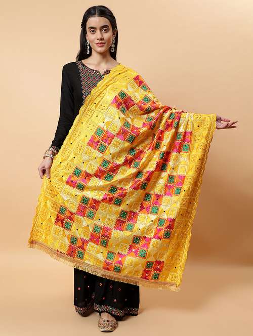 women phulkari dupatta with mirror work - 21707679 -  Standard Image - 0