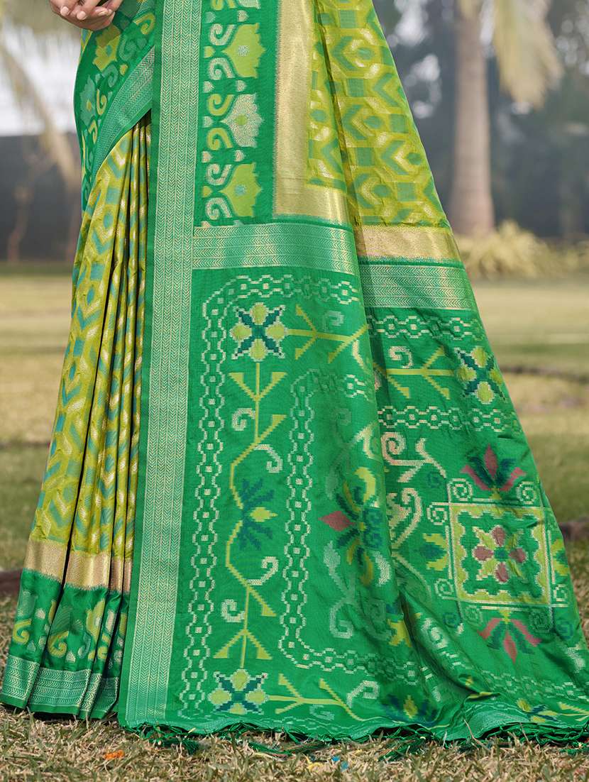 women self design bordered saree with blouse - 21708884 -  Standard Image - 2