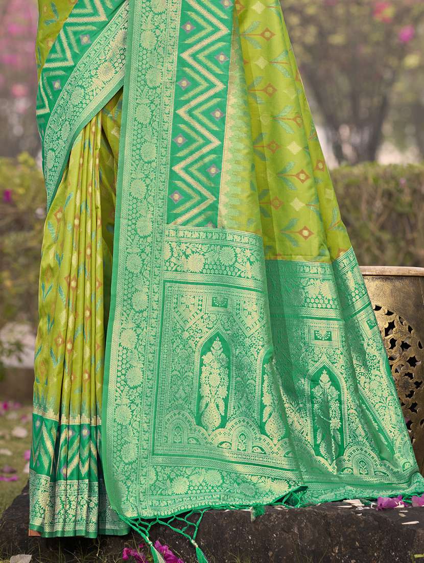 women self design bordered saree with blouse - 21708906 -  Standard Image - 2