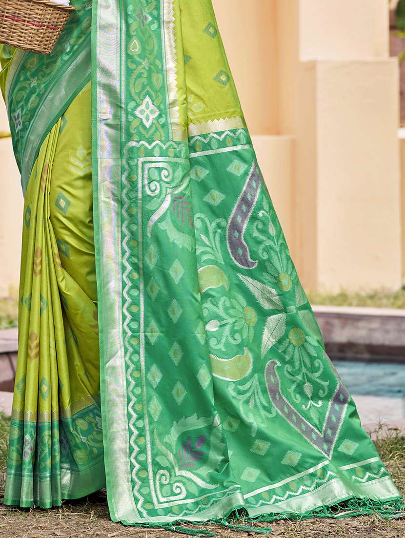 women self design bordered saree with blouse - 21708908 -  Standard Image - 2